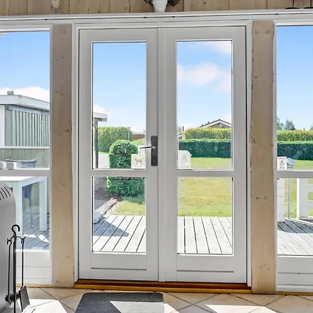 Сasa de vacaciones Three-bedroom In *