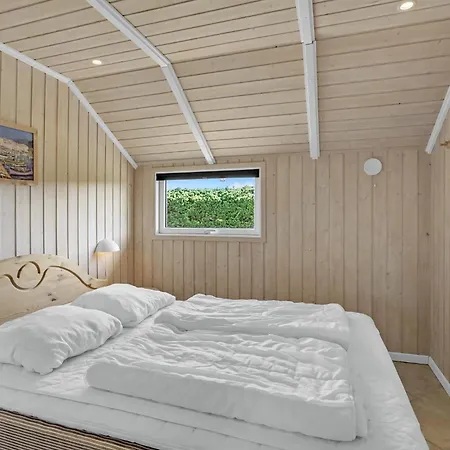 Сasa de vacaciones Three-bedroom In