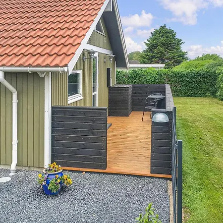 Three-bedroom In Hébergement de vacances *