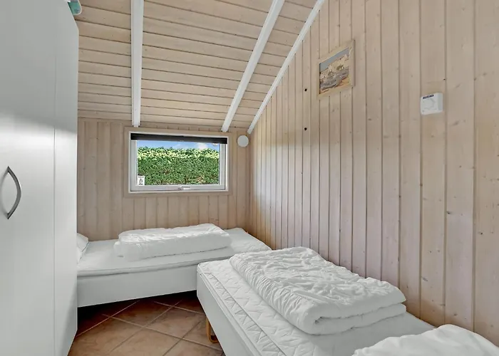 Dom wakacyjny Three-bedroom In *