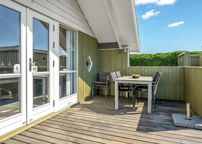 Three-bedroom In Dom wakacyjny *